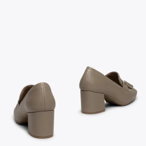 mode MiMaO ShopOnline OFFICE – Mocassin Pour Femmes TAUPE Avec Talon 13