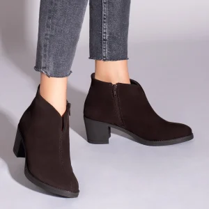 Distributeur Officiel MiMaO ShopOnline BASIC – Bottines MARRON Basiques à Talon Large Et Décolleté En V 19