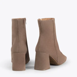 MiMaO ShopOnline PARIS – Bottines à Talon Bloc Et Bout Carré TAUPE luxe soldes 13